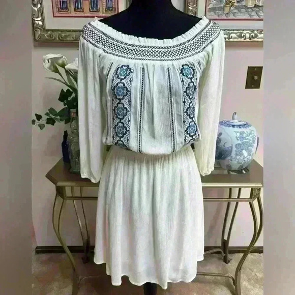 ANTHROPOLOGIE ENTRO BOHO BLUE EMBROIDERED SMOCKED CASUAL DRESS SIZE SMALL - Picture 2 of 6